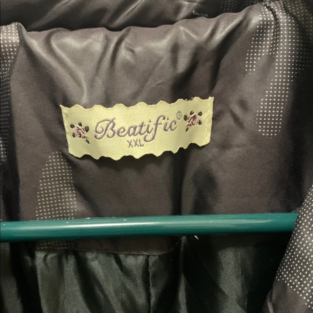 Elegant Black Women's Puffer Coat - Picture 2 of 4